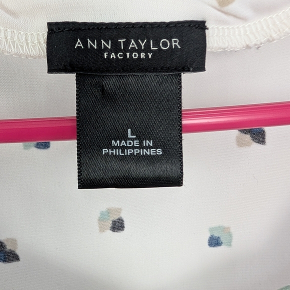 White Polka Dot Sleeveless Top - Picture 4 of 7